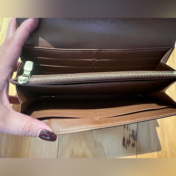 Authentic Louis Vuitton Sarah Wallet - Picture 10 of 13